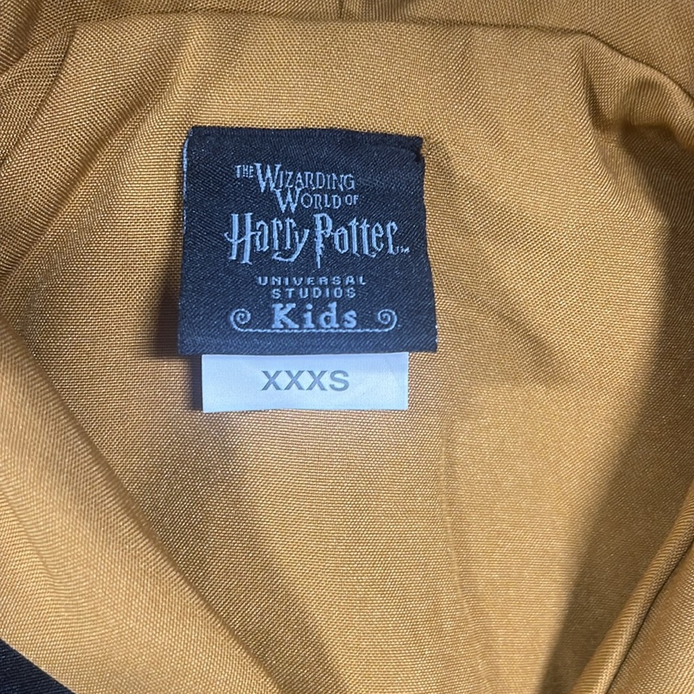 Hufflepuff Robe Size XXXS RARE - Picture 5 of 10
